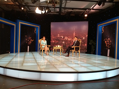 CCTV主持人朱迅对话datavideo洋铭全球董事长林鸿铭：洋铭33载，为教育再生