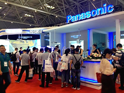 松下20,000小时长寿命投影机震撼亮相第76届教育装备展示会