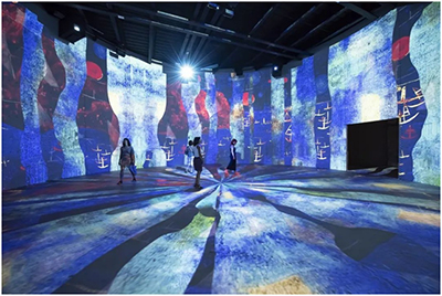 来自潜艇基地的全球规模最大沉浸式数字艺术展馆——“光影流池”