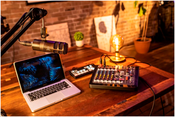 网络主播怎样挑选动圈话筒和监听耳机？