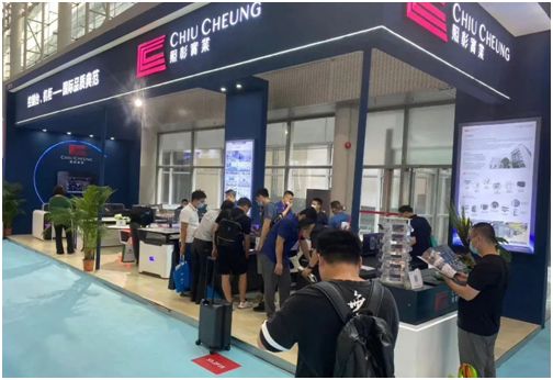 聚焦家博会第二天——照彰展位人气火爆,产品惊艳现场!