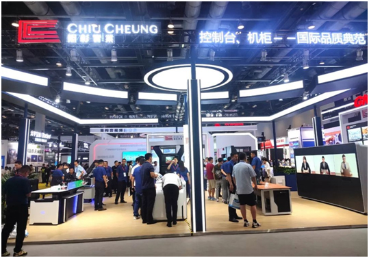 照彰新品慧联Vlink和智能演讲台燃爆InfoComm！